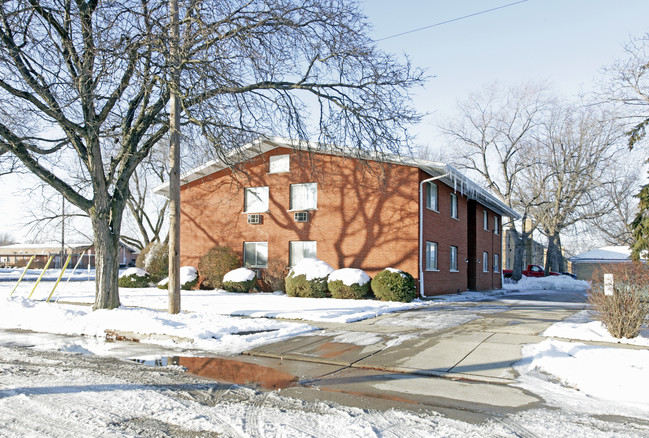 23730 Kelly Rd in Eastpointe, MI - Foto de edificio - Building Photo