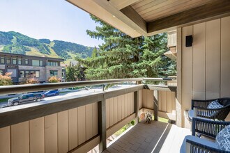 600 E Main St in Aspen, CO - Foto de edificio - Building Photo