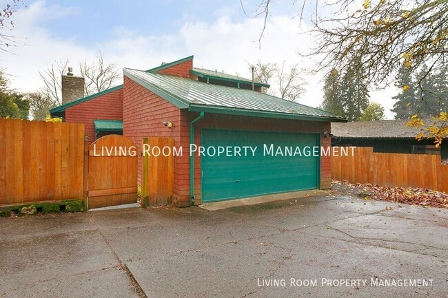 property at 12233 SE River Rd