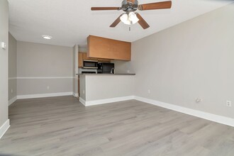 203 Lake Parsons Green in Brandon, FL - Building Photo - Building Photo