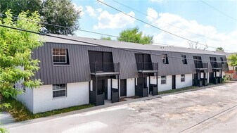 12 Toronto Ave in McAllen, TX - Building Photo