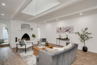 4202 N Hills Dr in Austin, TX - Building Photo - Building Photo