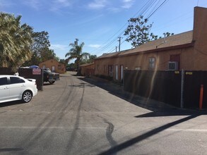 3409 Edison Hwy in Bakersfield, CA - Foto de edificio - Building Photo