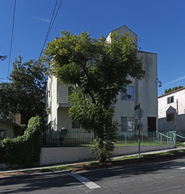6311 Aldama St in Los Angeles, CA - Building Photo - Building Photo