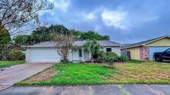 16822 Macleish Dr in Houston, TX - Building Photo