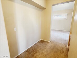 1725 Wandering Winds Way in Las Vegas, NV - Building Photo - Building Photo