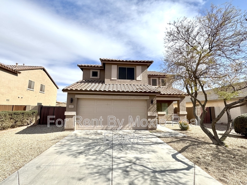 21063 N Alma Dr in Maricopa, AZ - Building Photo