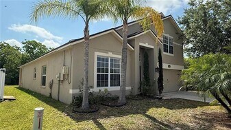 979 Hacienda Cir in Kissimmee, FL - Building Photo
