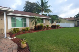 44 W Arch Dr in Greenacres, FL - Building Photo - Building Photo