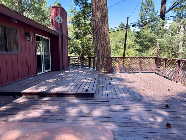 31551 Wagon Wheel Dr in Running Springs, CA - Building Photo - Building Photo