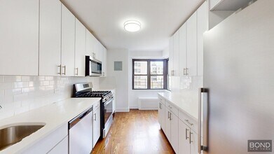 401 E 88th St in New York, NY - Building Photo - Building Photo