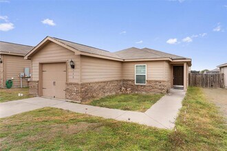 360 Farmer Ln in Jarrell, TX - Building Photo - Building Photo