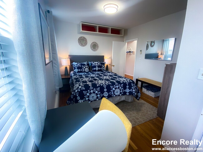 1004 Tremont St, Unit 2 in Boston, MA - Building Photo - Building Photo