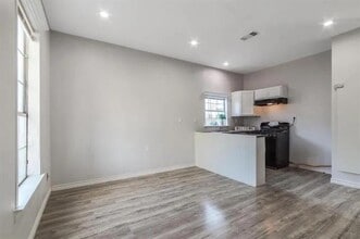 5341 Ash Ln in Dallas, TX - Building Photo - Building Photo