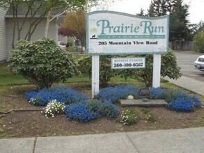 205 Mountain View Rd SE in Yelm, WA - Building Photo - Building Photo