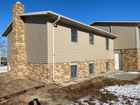 428 8th St SE in Dickinson, ND - Building Photo