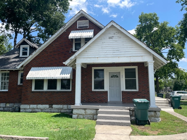 237 University Ave