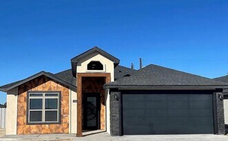 1523 Mimosa St in Pecos, TX - Building Photo