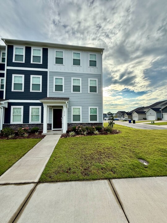 6314 Perry Creek Rd in Raleigh, NC - Building Photo