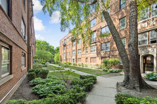 1552 1/2 W Juneway Terrace in Chicago, IL - Building Photo