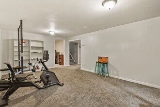 1092 S Iris St in Lakewood, CO - Building Photo - Building Photo