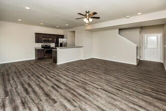 923 SE 10th Ln in Grimes, IA - Building Photo - Building Photo