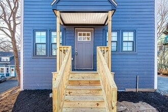 48 Caldwell Rd in Waltham, MA - Building Photo - Building Photo