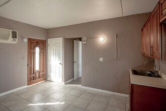 417 SW 6th St in Belle Glade, FL - Foto de edificio - Interior Photo