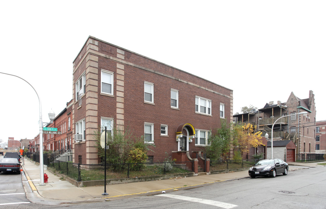 3800 S Calumet Ave in Chicago, IL - Foto de edificio