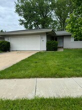 30 Coachlight Ct in Springfield, IL - Building Photo - Building Photo