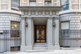 303 W 80th St in New York, NY - Building Photo - Building Photo