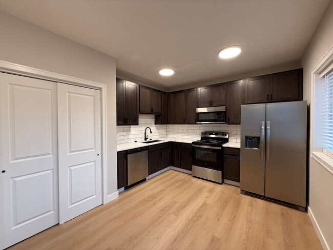55 W Oakland Ave in Columbus, OH - Building Photo - Building Photo