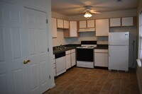 Building Photo - Monteray Place Apartamentos in Louisville, Kentucky