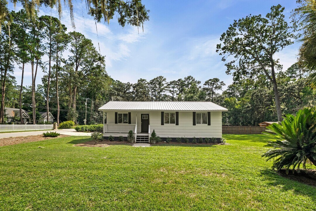 151 Rendant Ave in Savannah, GA - Building Photo