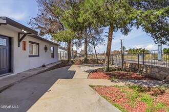 7740 Phoenix Ave in El Paso, TX - Building Photo - Building Photo