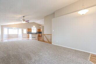 11594 Oswego St in Henderson, CO - Building Photo - Building Photo