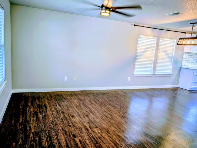 2858 Wyoming St in San Antonio, TX - Building Photo - Building Photo