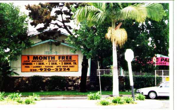 Pacific Palms Apartments in Bellflower, CA - Building Photo - Building Photo