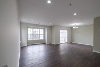 1611 Vista Terrace in Pompton Lakes, NJ - Building Photo - Building Photo