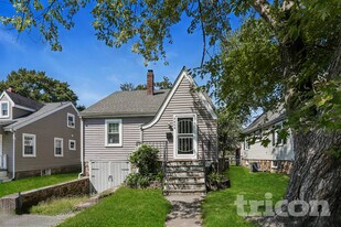 7404 Park Dr in Parkville, MD - Building Photo