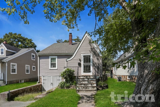 property at 7404 Park Dr