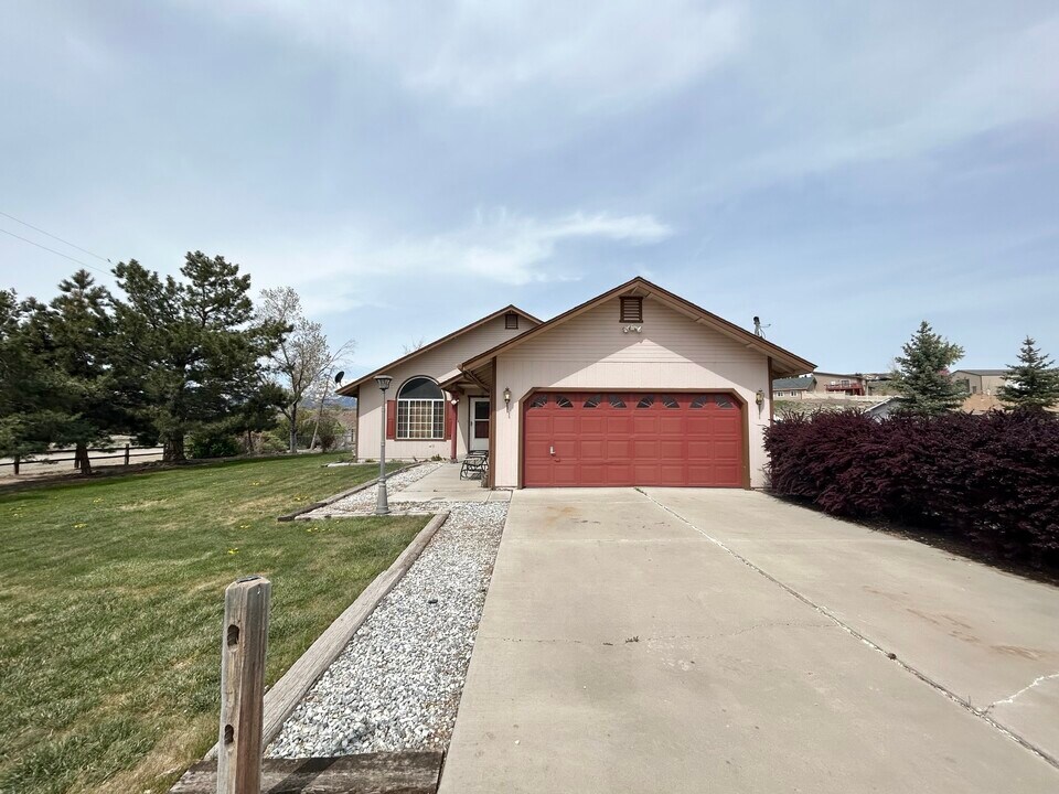 1830 Colt Ln in Gardnerville, NV - Building Photo