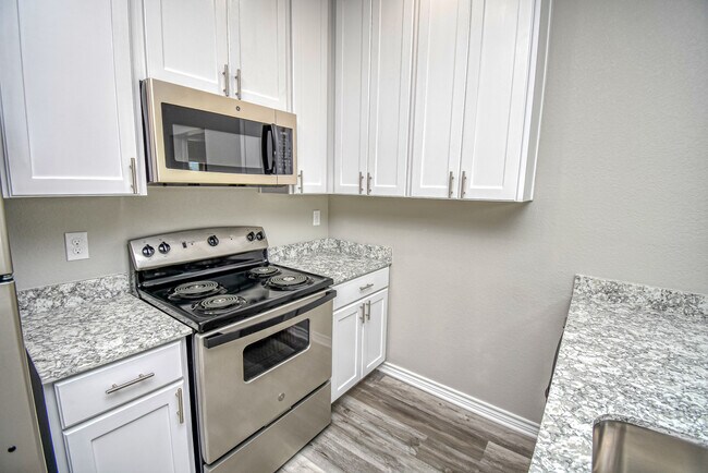 Springfield Crossing Apartments in Arlington, TX - Foto de edificio - Building Photo