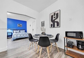 1029 SW 5th St in Miami, FL - Building Photo