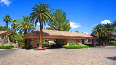 2050 W Warm Springs Rd in Henderson, NV - Building Photo - Building Photo