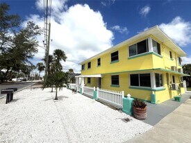 8301 W Gulf Blvd in Treasure Island, FL - Building Photo
