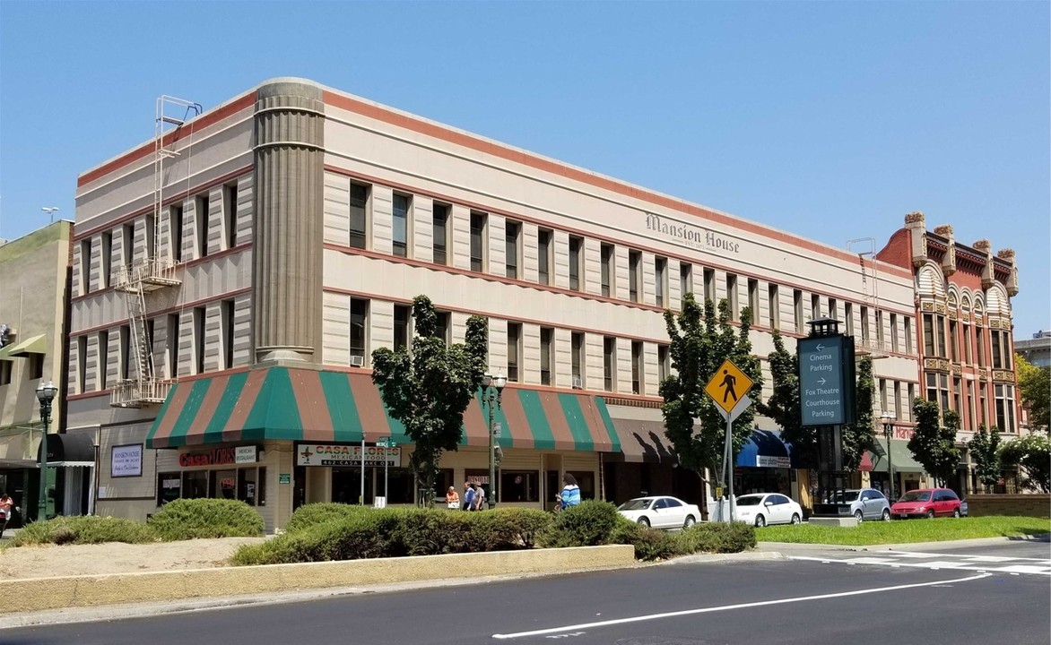 Mansion House in Stockton, CA - Building Photo