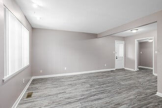 Villa Gardens Apartments in Midwest City, OK - Foto de edificio - Interior Photo