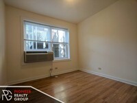 1858 N Humboldt Blvd, Unit 210 in Chicago, IL - Building Photo - Building Photo