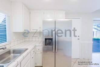 18 Leros Ct in Sacramento, CA - Building Photo - Building Photo